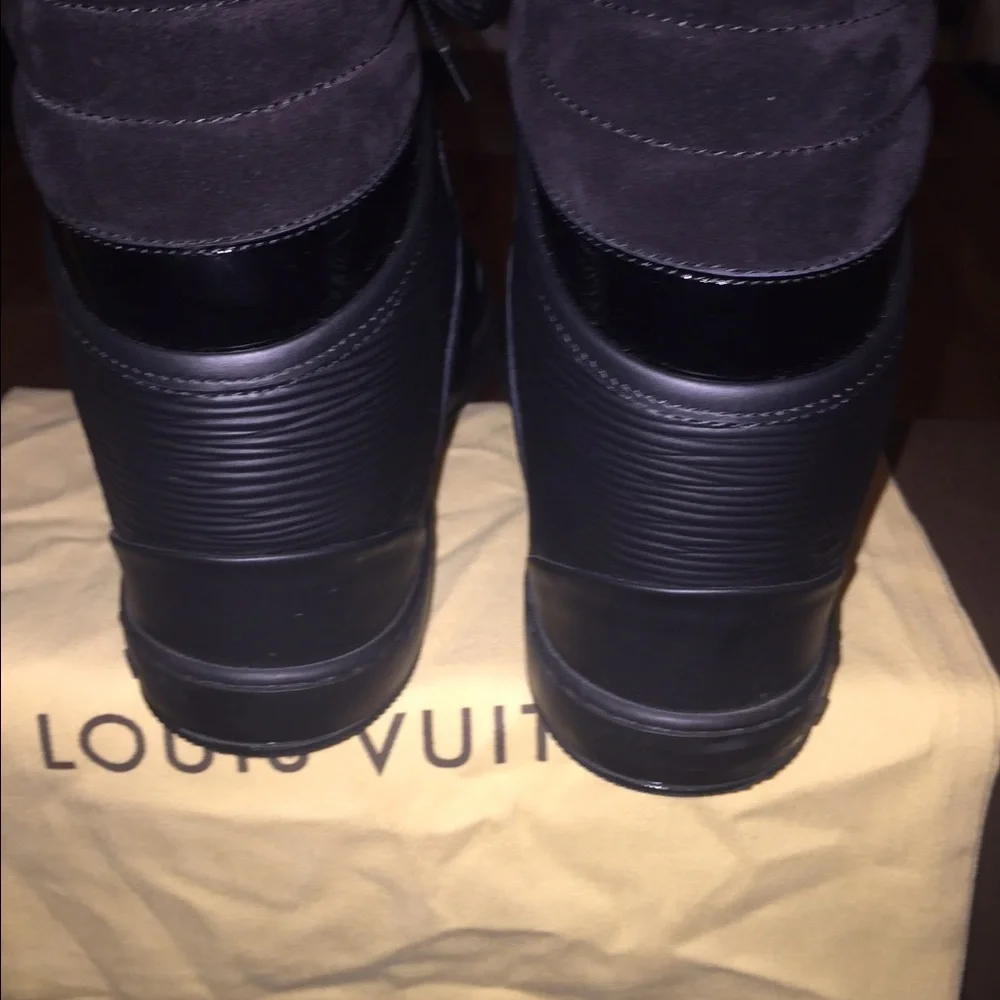 Wedge Sneakers. Very stylish and chic!!! - Picture 4 of 4